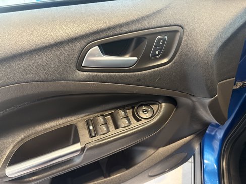Used 2017 Ford Escape SE image 8