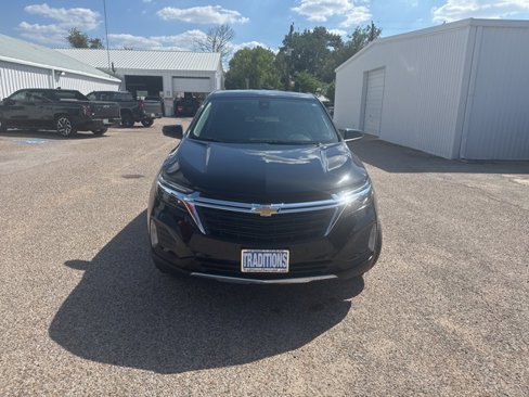 Used 2022 Chevrolet Equinox LT image 2