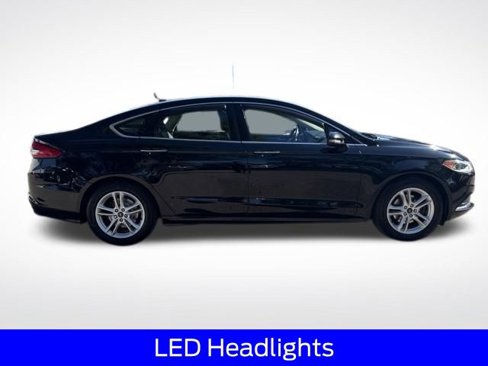 Certified 2018 Ford Fusion SE w/ Fusion SE Technology Package image 5