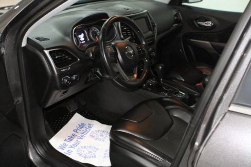 Used 2019 Jeep Cherokee Latitude Plus w/ Cold Weather Group image 15