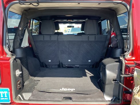 Used 2012 Jeep Wrangler Unlimited Sahara w/ Connectivity Group image 15