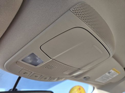 Used 2017 Ford Fusion SE image 16