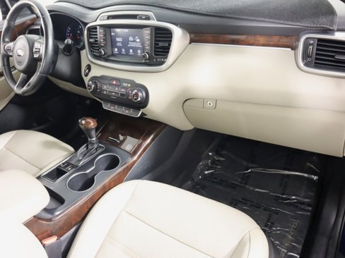 Used 2017 Kia Sorento EX image 46