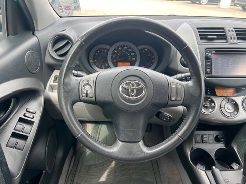 Used 2012 Toyota RAV4 Limited image 17