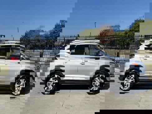 Used 2020 Hyundai Tucson Value image 3