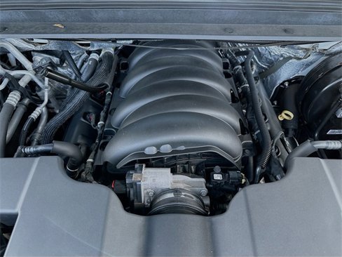 Used 2018 Chevrolet Suburban LT image 31