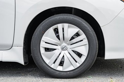 Used 2023 Nissan Leaf S image 16