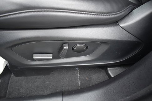 Used 2022 Ford Explorer XLT w/ Equipment Group 202A image 14