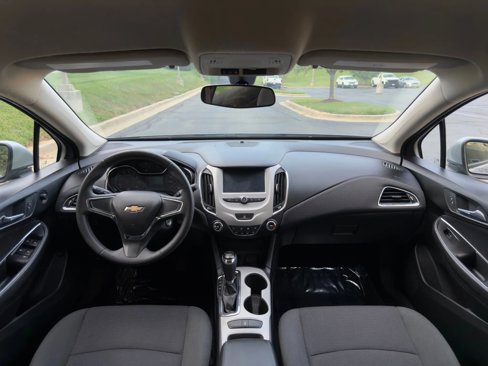 Used 2017 Chevrolet Cruze LS image 24