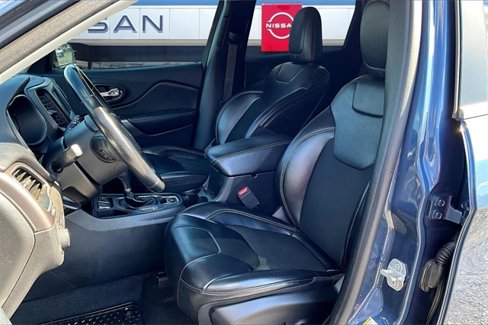 Used 2019 Jeep Cherokee Latitude Plus w/ Comfort/Convenience Group image 18