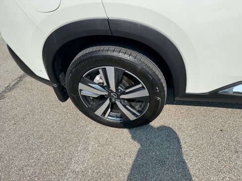 Used 2023 Nissan Rogue SL w/ SL Premium Package image 10