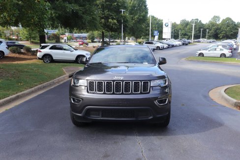 Used 2021 Jeep Grand Cherokee Laredo image 2