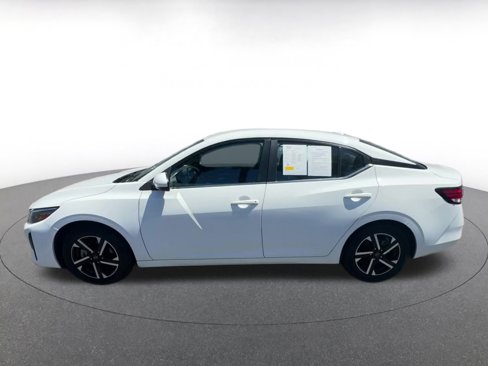 Used 2024 Nissan Sentra SV image 9