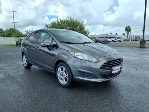 Used 2014 Ford Fiesta SE image 2