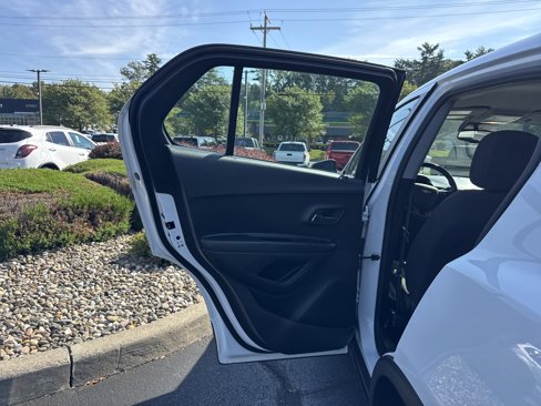 Used 2021 Chevrolet Trax LS image 26