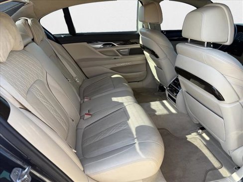 Used 2016 BMW 750i xDrive image 21