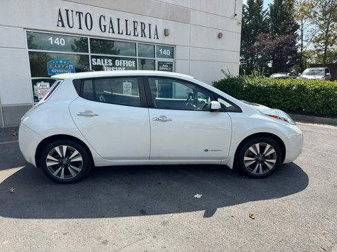 Used 2016 Nissan Leaf SV image 3
