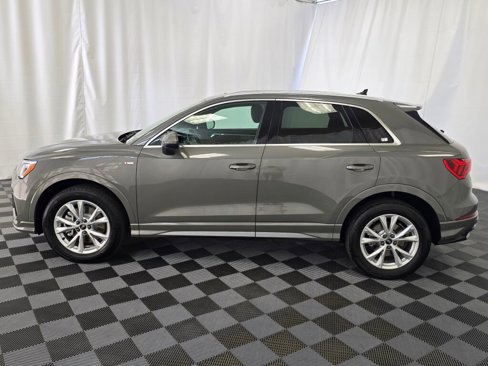 Used 2022 Audi Q3 2.0T Premium w/ Convenience Package image 3