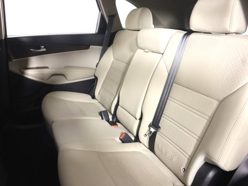 Used 2017 Kia Sorento LX image 26
