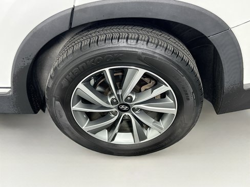 Used 2019 Hyundai Santa Fe SEL image 11