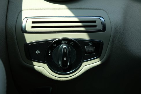 Used 2015 Mercedes-Benz C 300 Sedan image 39