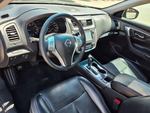 Used 2016 Nissan Altima 2.5 SL w/ 2.5 Technology Package image 5