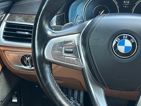 Used 2017 BMW 740e xDrive image 39