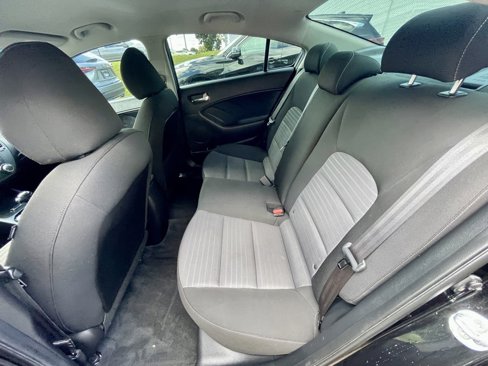 Used 2017 Kia Forte S image 14
