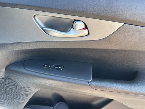 Used 2021 Kia Forte LXS image 38