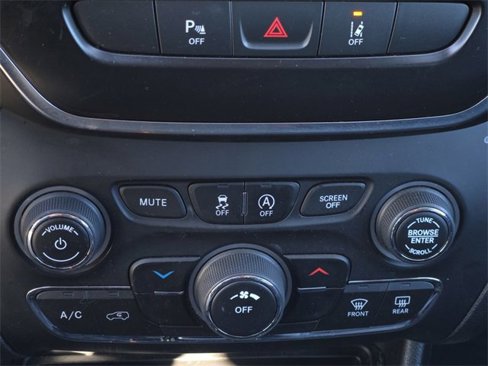 Used 2021 Jeep Cherokee Latitude Plus image 28