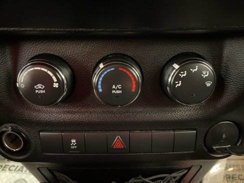 Used 2013 Jeep Wrangler Sport image 19