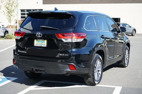 Used 2018 Toyota Highlander XLE image 3