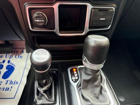 Used 2021 Jeep Gladiator Sport image 13