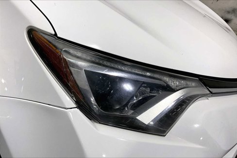 Used 2018 Toyota RAV4 LE image 27