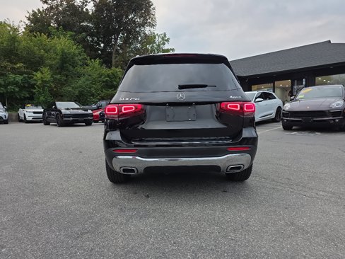 Used 2021 Mercedes-Benz GLB 250 4MATIC w/ Premium Package image 17