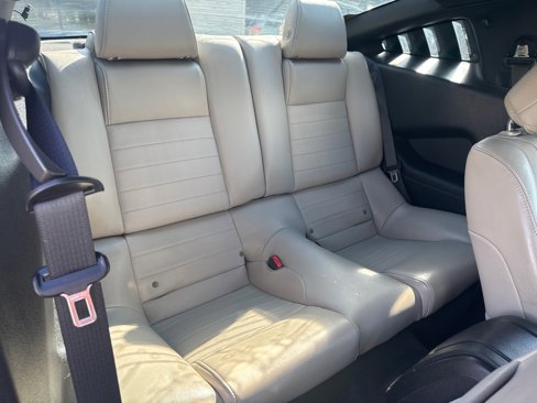 Used 2013 Ford Mustang Premium image 19