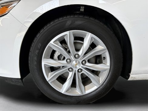 Used 2024 Chevrolet Malibu LT image 10