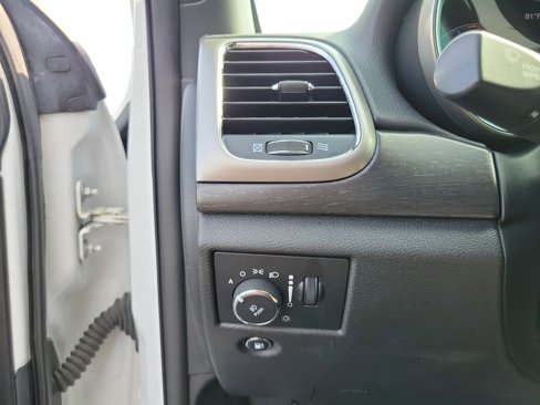 Used 2018 Jeep Grand Cherokee Laredo image 20