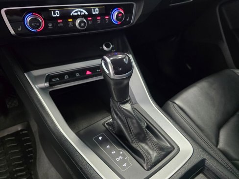 Used 2022 Audi Q3 2.0T Premium image 16