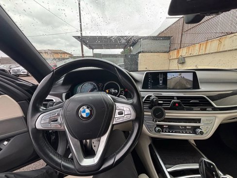 Used 2016 BMW 740i image 12