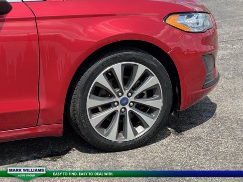 Used 2020 Ford Fusion SE image 4