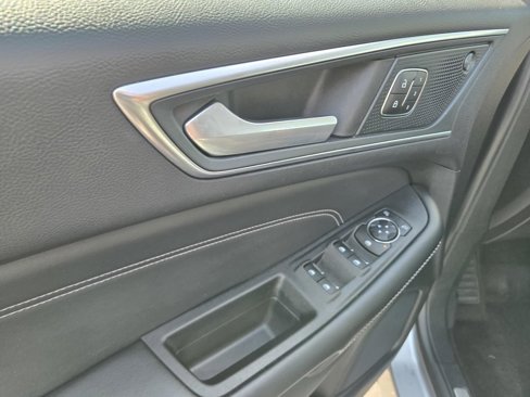 Used 2024 Ford Edge Titanium image 35