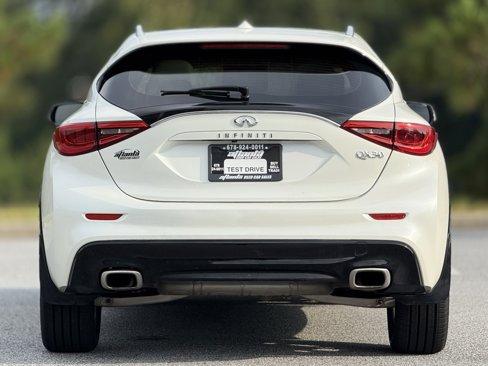 Used 2018 INFINITI QX30 image 5