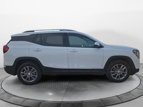 Used 2022 GMC Terrain SLT image 4