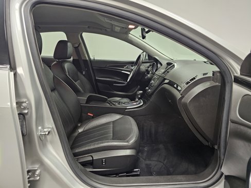 Used 2011 Buick Regal CXL image 12