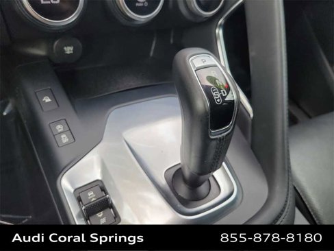 Used 2018 Jaguar E-PACE S image 17