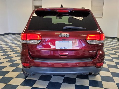 Used 2018 Jeep Grand Cherokee Laredo image 9
