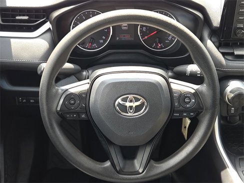 Used 2019 Toyota RAV4 LE image 14