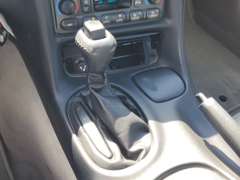 Used 2004 Chevrolet Corvette Coupe image 17