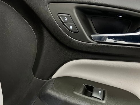 Used 2024 Chevrolet Equinox LT image 27